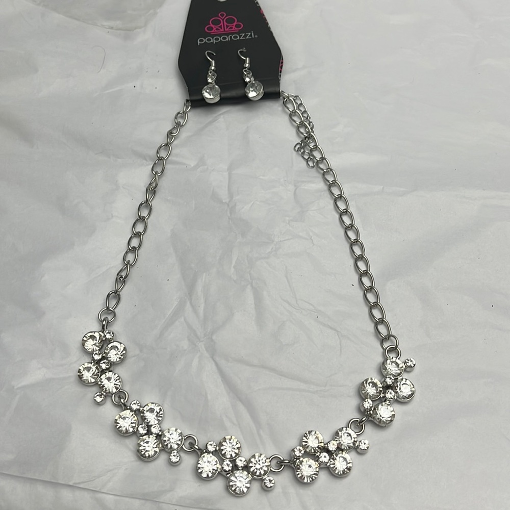 PAPARAZZI silver, clear bubble cluster necklace w/matching dangle earrings